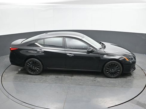 Used 2023 Nissan Altima 2.5 SV FWD image 31
