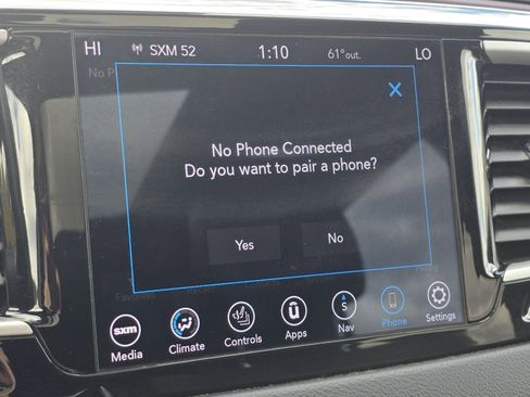 Used 2020 Chrysler Pacifica Touring-L image 6