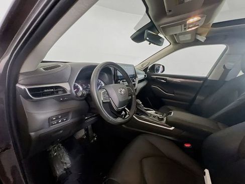 Used 2021 Toyota Highlander Platinum AWD/4WD image 18