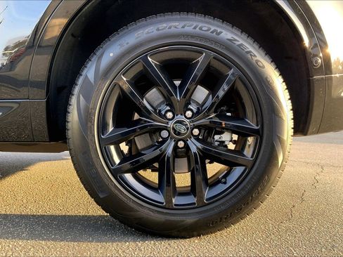 Used 2024 Land Rover Discovery Sport S image 10