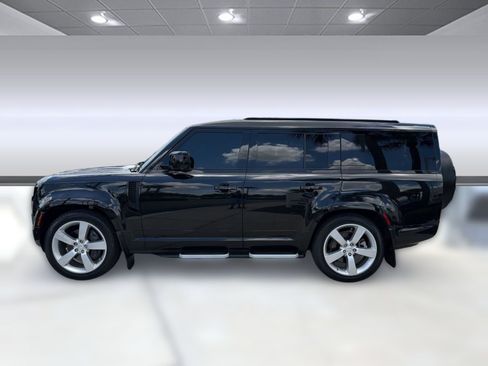 Used 2023 Land Rover Defender 130 X-Dynamic SE AWD/4WD image 2