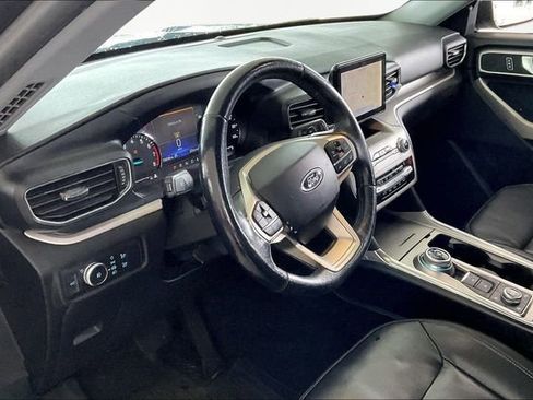 Used 2020 Ford Explorer XLT w/ Equipment Group 202A image 12