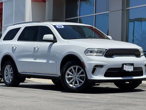 Used 2022 Dodge Durango SXT AWD/4WD image 2