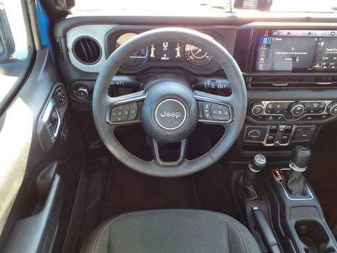 Used 2024 Jeep Wrangler Unlimited Sport AWD/4WD image 17