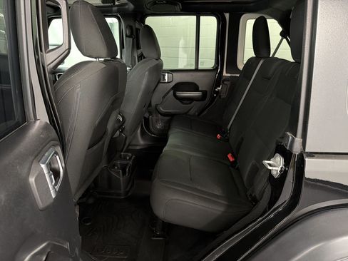 Used 2018 Jeep Wrangler Unlimited Sport S AWD/4WD image 21