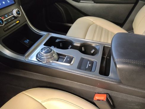 Used 2022 Ford Edge SEL w/ Convenience Package image 26