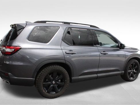 Used 2025 Honda Pilot Black Edition image 18