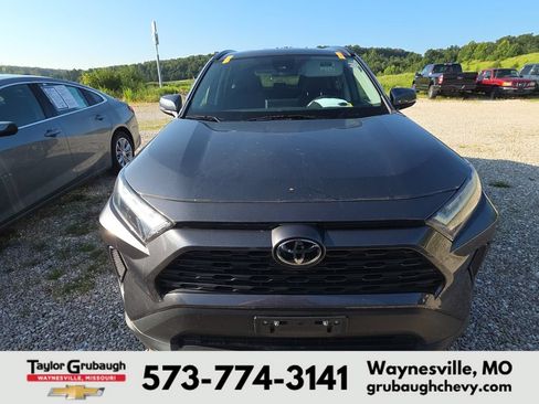 Used 2024 Toyota RAV4 XLE AWD/4WD image 2