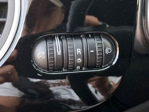 Used 2017 Volkswagen Beetle 1.8T Dune FWD image 23