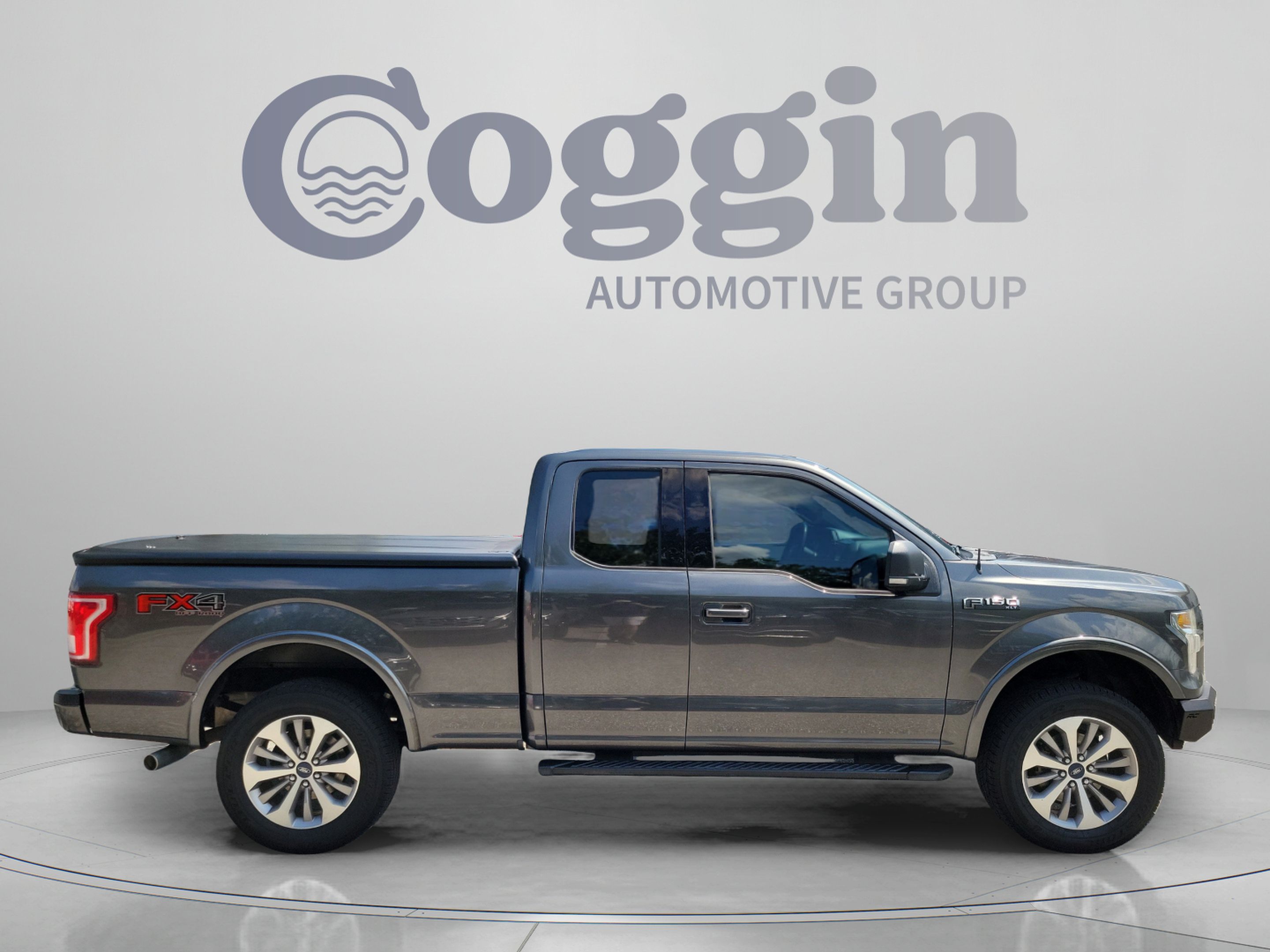 Used 2017 Ford F150 XLT w/ Equipment Group 302A Luxury AWD/4WD image 4