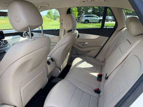 Used 2021 Mercedes-Benz GLC 300 image 14