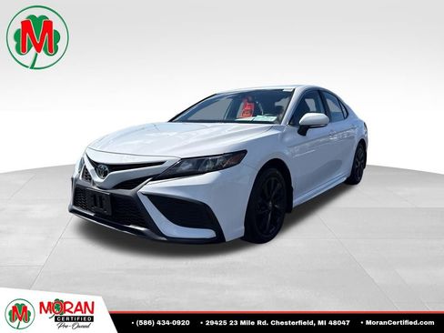 Used 2024 Toyota Camry SE FWD image 1