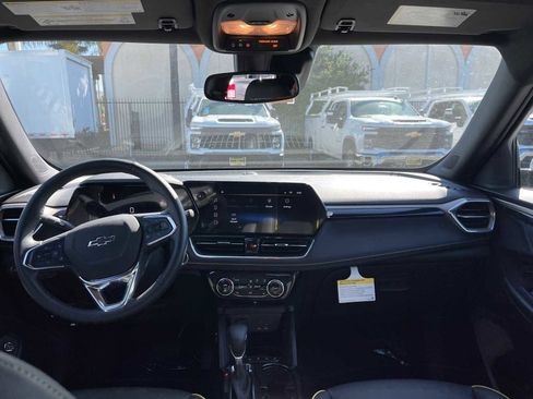 Used 2025 Chevrolet TrailBlazer ACTIV w/ Convenience Package image 19