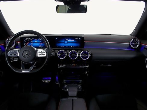 Used 2022 Mercedes-Benz CLA 250 image 13