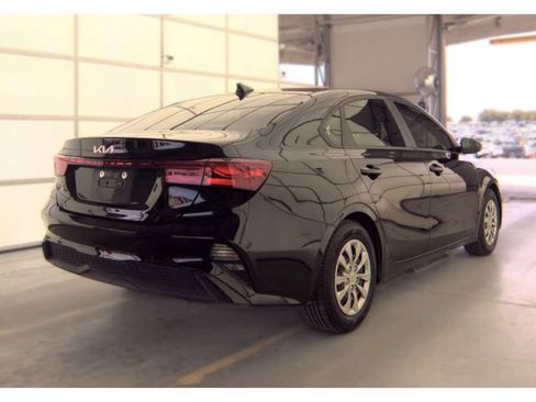 Used 2022 Kia Forte Sedan FWD image 3