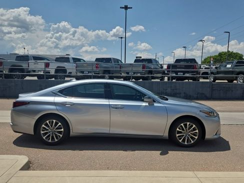 Used 2024 Lexus ES 350 w/ Accessory Package (Z1) FWD image 4
