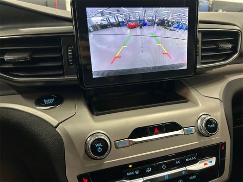 Used 2023 Ford Explorer XLT w/ Equipment Group 202A image 28