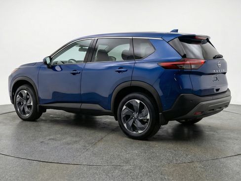 Used 2025 Nissan Rogue SV image 6