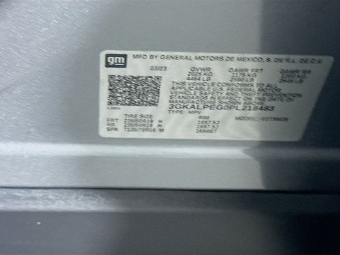 Used 2023 GMC Terrain SLT w/ Tech Package image 12