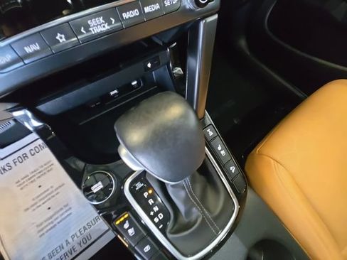 Used 2024 Kia Seltos SX w/ SX Sunroof Package AWD/4WD image 18