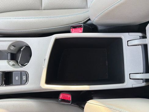 Used 2022 Kia Niro EX Premium image 28