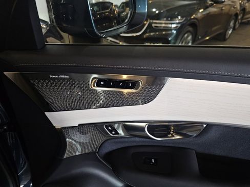 Certified 2025 Volvo XC90 B6 Ultra image 12