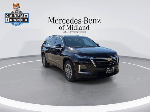 Used 2022 Chevrolet Traverse LT FWD image 2