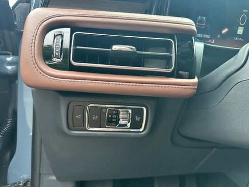 New 2026 Lincoln Aviator Reserve AWD/4WD image 23