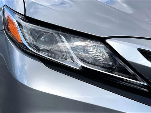 Used 2019 Toyota Camry SE image 26