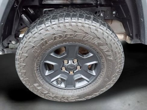 Used 2021 Jeep Gladiator Overland w/ Popular Equipment Package AWD/4WD image 6