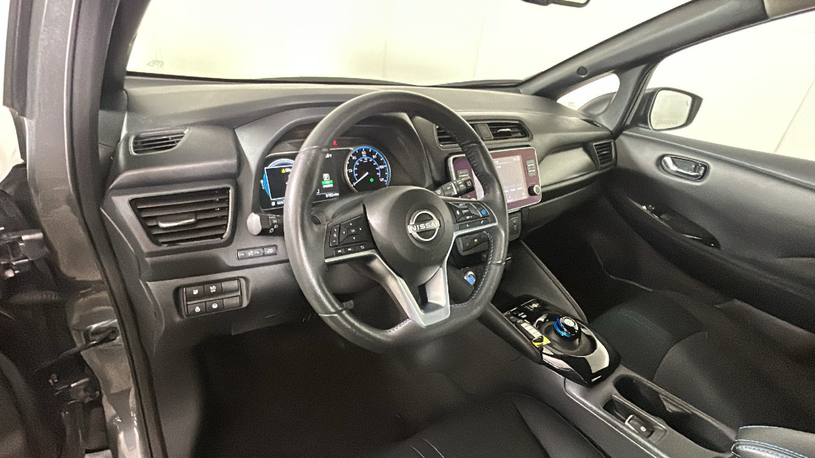 Used 2025 Nissan Leaf SV Plus FWD image 16