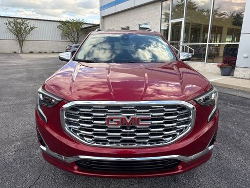 Used 2020 GMC Terrain Denali w/ Denali Premium Package AWD/4WD image 8