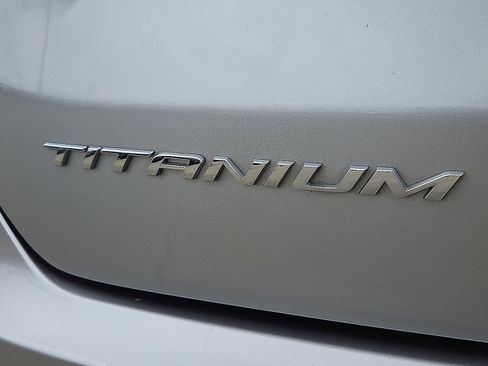 Used 2024 Ford Edge Titanium image 9