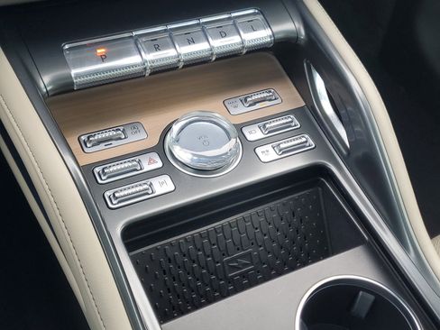 Certified 2024 Lincoln Nautilus Reserve w/ Equipment Group 203A image 20