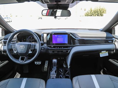 Used 2026 Toyota Camry SE FWD image 12