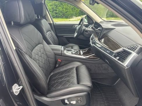Used 2024 BMW X7 xDrive40i w/ Premium Package AWD/4WD image 39