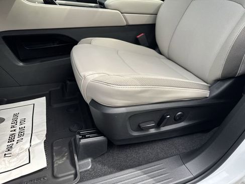 New 2026 Nissan Pathfinder SL AWD/4WD image 32