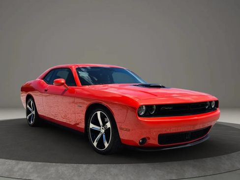 Used 2016 Dodge Challenger R/T Plus RWD image 10