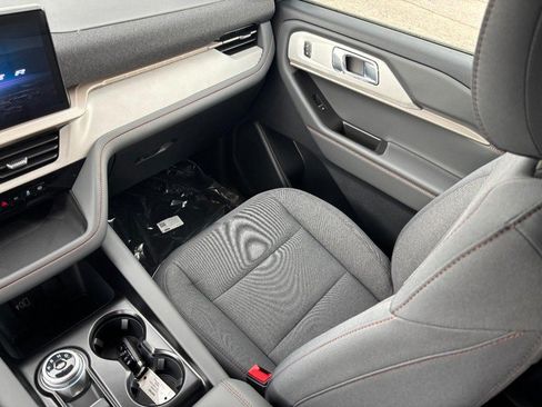 New 2026 Ford Explorer Active AWD/4WD image 16