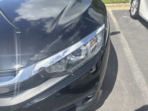 Used 2018 Honda Civic EX-T image 12