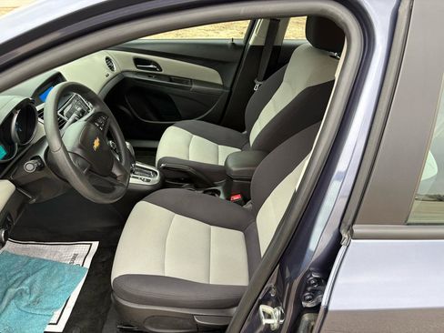 Used 2014 Chevrolet Cruze LS image 31
