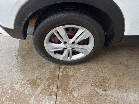 Used 2021 Nissan Kicks S FWD image 37