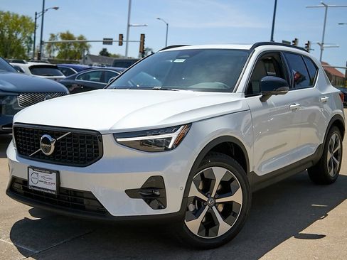 New 2025 Volvo XC40 B5 Plus w/ Protection Package Premier image 2