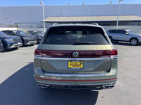 Certified 2026 Volkswagen Atlas SEL Premium R-Line AWD/4WD image 4