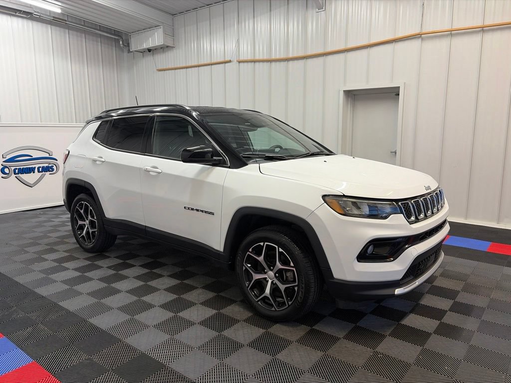 Used 2024 Jeep Compass Limited AWD/4WD image 3