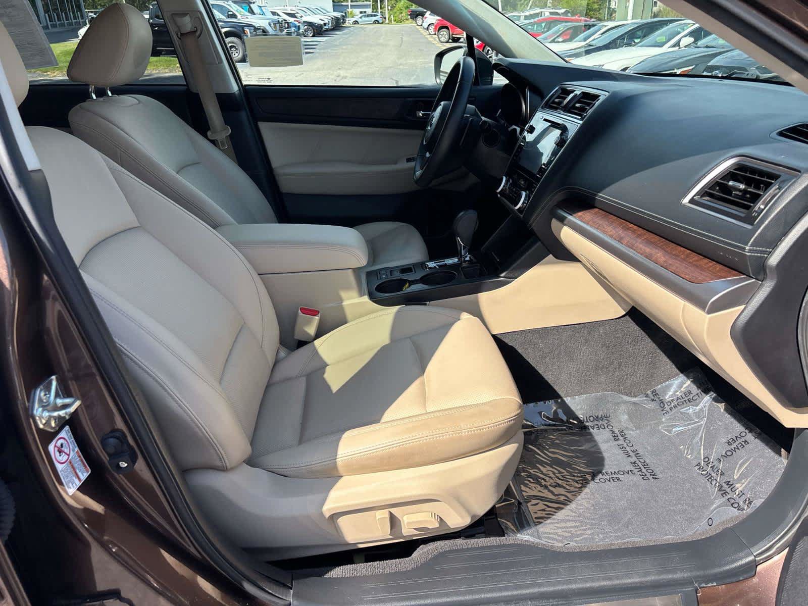 Used 2019 Subaru Outback 3.6R Limited AWD/4WD image 18
