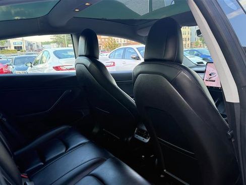 Used 2018 Tesla Model 3 Long Range image 11