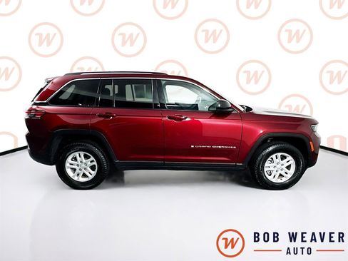 Used 2023 Jeep Grand Cherokee Laredo AWD/4WD image 9