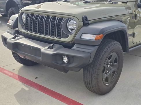 Used 2026 Jeep Wrangler Unlimited Sport AWD/4WD image 9
