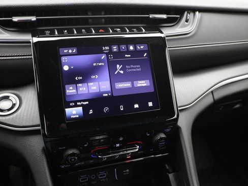 Used 2024 Jeep Grand Cherokee Altitude image 21